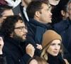 Elle forme une famille recomposée avec le chanteur Maxim Nucci, alias Yodelice.
Maxim Nucci (Yodelice) et sa compagne Isabelle Ithurburu dans les tribunes lors du match de rugby du Tournoi des 6 Nations opposant la France à l'Angleterre au stade de France, à Saint-Denis, Seine Saint-Denis, France, le 19 mars 2022. © Cyril Moreau/Bestimage
