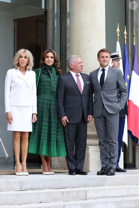 La défense dénonce des informations dangereuses pour la sécurité de la famille royale, tandis que le site des journalistes a été bloqué en Jordanie.

Le Président de la République française, Emmanuel Macron et la première dame Brigitte Macron reçoivent le Roi Abdallah II de Jordanie et la Reine Rania, pour un déjeuner de travail au Palais de l'Elysée à Paris, le 24 juin 2024.
© Stéphane Lemouton / Bestimage
