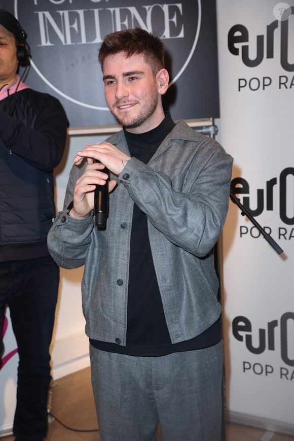 Julien (Star Academy 11) participe à la Pop Up Influence Party organisée par Aurelien Cassirame, à Paris, le 02 février 2025 à Paris, France. Photo by Jerome Domine/ABACAPRESS.COM