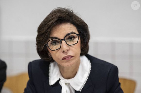 Rachida Dati fait un geste lors d'une visite au commissariat central du 9e arrondissement de Paris à l'occasion de la Journée internationale pour l'élimination de la violence à l'égard des femmes à Paris, le 25 novembre 2025. Photo by Eliot Blondet/ABACAPRESS.COM
