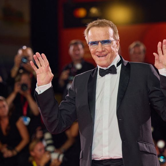 Christophe Lambert a été victime d'un accident.

Christophe Lambert - Red Carpet Filming Italy Awards lors du 81ème festival international du film de Venise, la Mostra.

Photo : Action Press / Bestimage