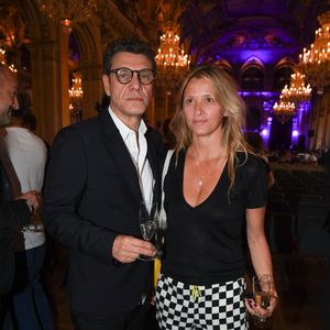 Marc Lavoine et sa femme Sarah au Fnac Live Festival à l'Hôtel de Ville à Paris. Du jeudi 6 au samedi 8 juillet 2017, la Fnac reprend place sur le Parvis de l’Hôtel de Ville de Paris ainsi que dans ses salons pour offrir au public 3 soirées de concerts gratuits. Paris, le 6 juillet 2017.
© Lionel Urman/Bestimage