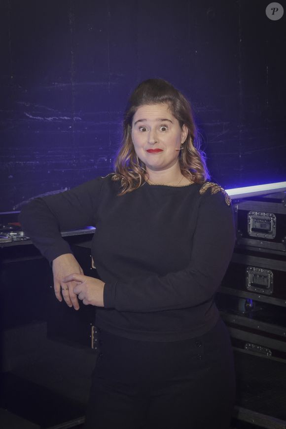 "Le mental et le physique ont lâché : mon genou, ma cheville, le dos…", a-t-elle commencé par confier.
Exclusif - Elodie Poux - Backstage - Enregistrement de l'émission "Le Grand Show de l'Humour : quels sont vos humoristes préférés en 2023 ?", diffusée le 11 février sur France 3. © Jack Tribeca / Bestimage