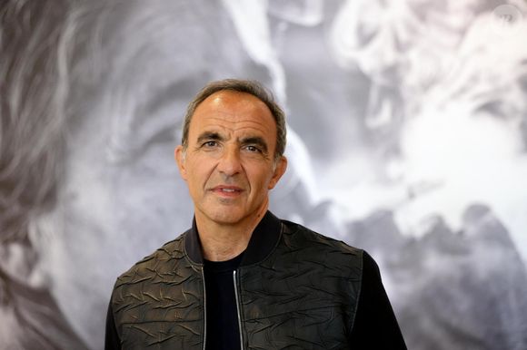 Nikos Aliagas - Vernissage de l'exposition "Les grands âges", photographies de Nikos Aliagas au musée de l'Homme à Paris le 7 avril 2026. © Dominique Jacovides/Bestimage