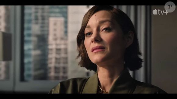 Elle y incarne le personnage de Céline Dumont qui vient d’une grande famille européenne spécialisée dans les médias est recrutée par UBA pour retravailler sur son image.

Marion Cotillard dans la bande-annonce de la saison 4 de la série "The Morning Show" diffusée sur Apple + à partir du 17 septembre 2025. © Backgrid UK/ Bestimage