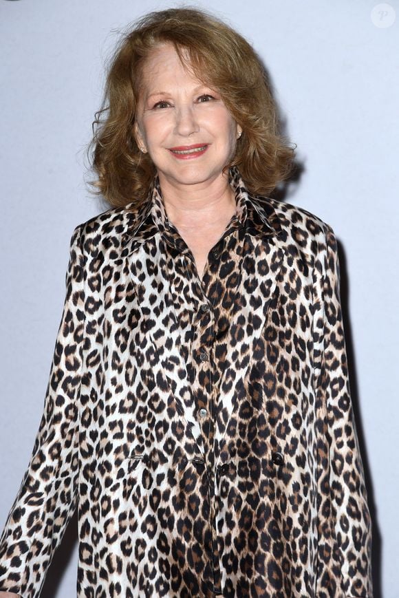 Nathalie Baye lors de l'avant première de Downton Abbey 2 : Une nouvelle ère au cinéma Gaumont Champs-Élysées Marignan à Paris le 19 avril 2022

© Giancarlo Gorassini / Bestimage
