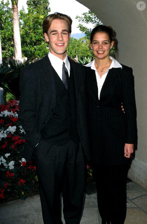 L'actrice pleure la perte de son ami.

James Van Der Beek et Katie Holmes lors du Wb Summer Press Tour, Pasadena, USA, 2011. Photo par Fitzroy Berrett/Zuma/ABACAPRESS.COM