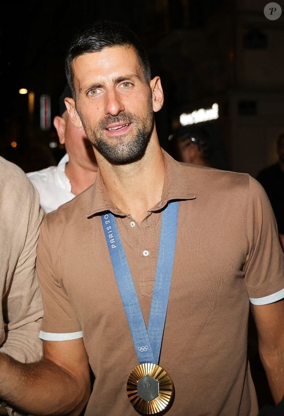 Décrochée aux jeux olympiques de Paris 2024

aris, FRANCE - Le joueur de tennis Novak Djokovic a été vu arrivant au restaurant de Sienne, affichant fièrement sa médaille d’or aux Jeux olympiques de 2024. L’athlète a profité d’un repas de célébration suite à sa récente victoire.

Backgrid USA / Bestimage