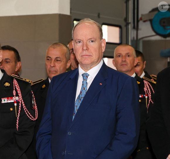 Exclusif - Le prince Albert II de Monaco assiste à la cérémonie religieuse de la Sainte-Barbe (sainte patronne des sapeurs-pompiers) en l'église Saint-Nicolas puis à la caserne des sapeurs-pompiers de Monaco à Fontvieille, France, le 4 décembre 2024. © Claudia Albuquerque/Bestimage