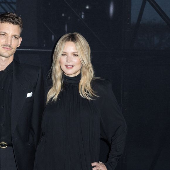 Niels Schneider et sa compagne Virginie Efira - Photocall du défilé Saint Laurent Womenswear Printemps/été 2024 dans le cadre de la Fashion week de Paris le 26 septembre 2023 à Paris. © Olivier Borde/Bestimage