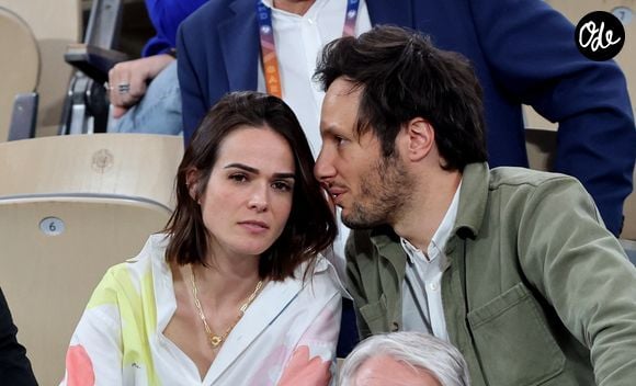 Vianney et Catherine Robert se sont rencontrés grâce à Florent Pagny.

Le chanteur Vianney et sa femme Catherine Robert en tribunes lors des Internationaux de France de Tennis de Roland Garros 2025, à Paris, France, le 6 juin 2025. © Jacovides-Moreau/Bestimage