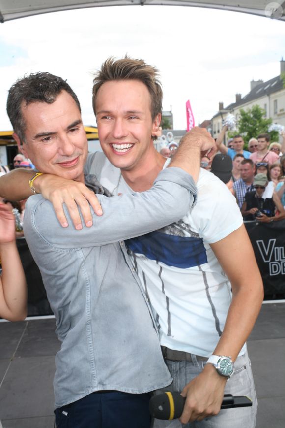 Laurent Luyat, Cyril Féraud - L'émission phare de l’avant-étape sur France 3, le "Village Départ" achève son dernier Tour à Chantilly le 24 juillet 2016.  © JLPPA / Bestimage