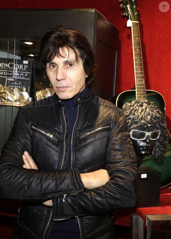 "Le repas de mariage de Jean-Luc Lahaye et Paola pourrait bien subir le même sort !"

Exclusif - Jean-Luc Lahaye - Exposition publique à l'Hôtel Drouot d'objets ayant appartenus ou relatifs à des stars de la chanson Francaise ( Claude Francois, Johnny Hallyday, Mike Brant, Dalida...). © Cédric Perrin / Bestimage.