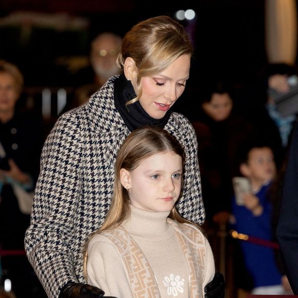 La princesse Charlène de Monaco, La princesse Gabriella de Monaco, comtesse de Carladès - La famille princière de Monaco lors du lancement des illuminations de Noël organisées par la municipalité de Monaco sur la Place d'Armes le 27 novembre 2025.
© Olivier Huitel / Pool / Bestimage