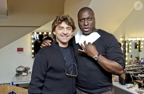 Claude Barzotti et Mouss Diouf dans les coulisses d'On a tout essayé France 2 © APS-MEDIAS/ABACAPRESS.COM