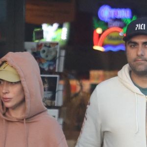 Exclusif - Lady Gaga et son compagnon Michael Polansky font du shopping à Malibu le 21 mai 2022.