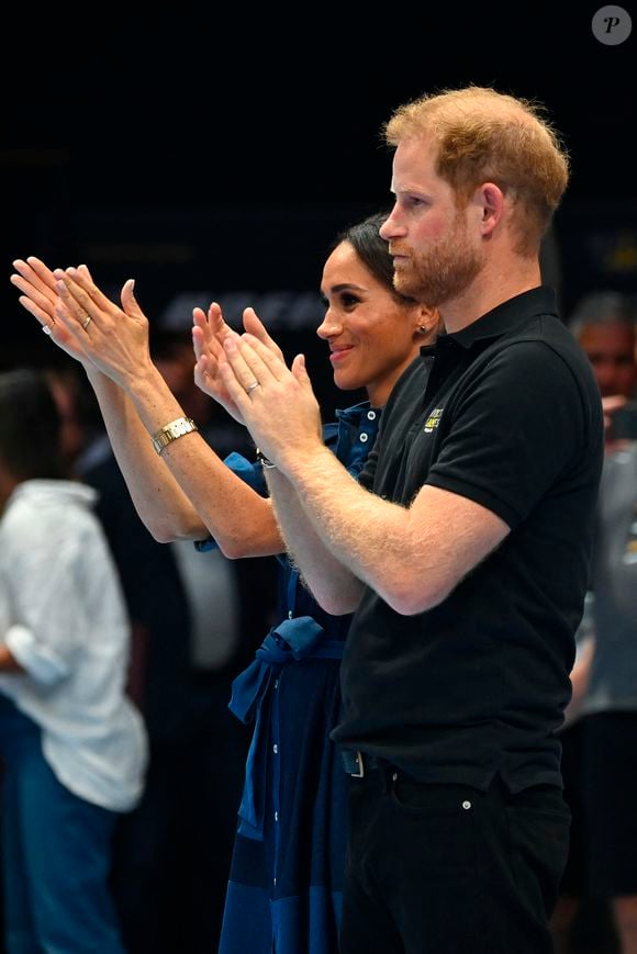 Le prince Harry, duc de Sussex et Meghan Markle, duchesse de Sussex aux Invictus Games 2023 à Dusseldorf le 15 septembre 2023. (Action Press / Bestimage).