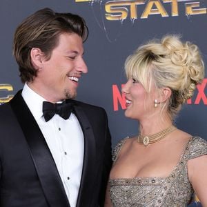 Avec Jake Bongiovi, elle est déjà maman d’une petite fille adoptée en 2025.
Millie Bobby Brown, Jake Bongiovi - Photocall de la première du film "The Electric State" à Los Angeles le 24 février 2025.
Broadimage / Bestimage