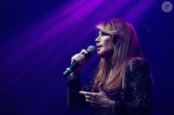 Julie Pietri - Les chanteurs de la tournée, les années 80, en concert au Phare à Chambéry le 25 novembre 2022.  
Sandrine Thesillat / Panoramic / Bestimage