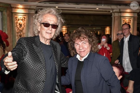 Deux artistes d'une grande élégance...

Le parolier et directeur musical franco-canadien Luc Plamondon (G) pose avec le chanteur franco-italien Riccardo Cocciante (D) lors du dévoilement de la sculpture de cire de Luc Plamondon au Musée Grévin à Paris, France, le 9 novembre 2023. Photo by Firas Abdullah/ABACAPRESS.COM