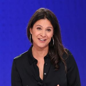 En ombre chinoise, on a pu voir quatre silhouettes qui représentaient alors ses quatre enfants - deux garçons aînés nés en 2007 et 2010 de sa relation avec Alexis Morel et 

Apolline de Malherbe lors de la conférence de presse de rentrée BFM TV. - RMC du groupe Altice France à Paris, France, le 31 août 2023. © Coadic Guirec/Bestimage