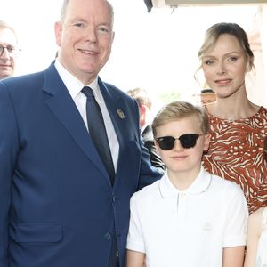 Le prince Albert II de Monaco, la princesse Charlène et le prince Jacques - Cérémonie d’ouverture de la 6ème édition des Rencontres des Sites Historiques Grimaldi de Monaco, et remise des Trophées aux Officiels le 14 juin 2025. LL. AA. SS. le Prince Albert II et la Princesse Charlène, accompagnés de S.A.S. le Prince héréditaire Jacques et S.A.S. la Princesse Gabriella, ont ouvert ce samedi 14 juin, à 10h00, la 6ème édition des Rencontres des Sites Historiques Grimaldi de Monaco, organisée par la Fédération éponyme.
© Caudia Albuquerque / Bestimage
