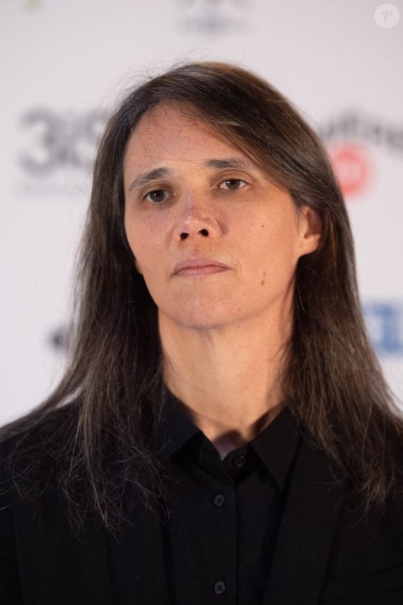 Leur seconde fille, Jeanne Herry, est réalisatrice.

Jeanne Herry au Photocall avant la cérémonie de remise des Lumieres de la Presse Internationale Awards 2025 à Paris, France, le 20 janvier 2025. Photo par Aurore Marechal/ABACAPRESS.COM