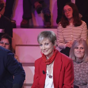 Exclusif - Raymond Aabou, Isabelle Morini-Bosc, Gilles Verdez, sur le plateau de l’émission « TPMP » présentée par C.Hanouna et diffusée en direct sur C8, Paris, France, le 25 fevrier 2025. © Jack Tribeca / Bestimage