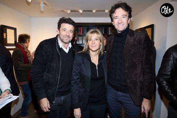 Exclusif - Antoine Arnault, Amanda Sthers et Patrick Bruel - Des personnalités lors du vernissage de l'exposition d'Amanda Sthers « Le lendemain, tout a changé » à la galerie « 75 Faubourg » à Paris. Le 1er décembre 2022. 
© Cyril Moreau / Bestimage