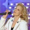 Sylvie Vartan, 81 ans et un wavy intacte sans chaleur : son astuce de grand-mère qui fonctionne tout le temps