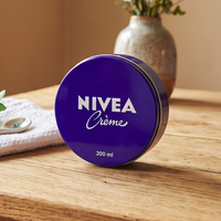 La crème Nivea bleue ne sert pas qu’à hydrater la peau : 5 utilisations méconnues de la célèbre boîte