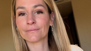 Bientôt un an après la fin de son histoire avec Matthieu, Laure (Mariés au premier regard) tourne une nouvelle page : "je n'étais pas capable de parler..."