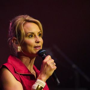 Élodie Gossuin lors du Gala "Tous les talents chantent contre le cancer" aux Folies Bergères à Paris le 8 juin 2026. 

© Anne-Sophie Guebey / Bestimage