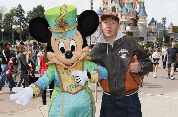 Exclusif - Eddy de Pretto au lancement du Disney Music Festival à Disneyland Paris le 26 avril 2025. © Coadic Guirec / Bestimage