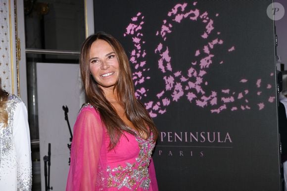 C'est sur Radio Forum qu'elle va faire ses premiers pas, le 3 février 2025
Nathalie Marquay (robe Christophe Guillarmé)  - Photocall du 5ème gala de charité de l'association "Les Bonnes Fées" à l'occasion de la campagne mondiale "Octobre Rose" à l'hôtel Peninsula, Paris le 3 octobre 2024. A l'occasion de la campagne mondiale "Octobre Rose", l'hôtel Peninsula Paris lance son programme caritatif "Peninsula in Pink", dont les bénéfices de 254 400 Euros seront reversés à l'association "Les Bonnes Fées". © Rachid Bellak/Bestimage