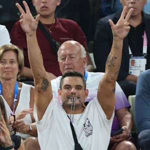 Florent Manaudou - Les célébrités en tribunes pendant l'épreuve de basketball de Demi-Finale opposant la France à l'Allemagne lors des Jeux Olympiques de Paris 2024 (JO) à l'Arena Bercy, à Paris, France, le 8 août 2024. © Jacovides-Perusseau/Bestimage