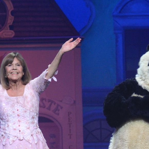 Info - La chanteuse Chantal Goya s’est fait voler le costume de Pandi Panda après sa représentation à Mulhouse - Exclusif - Chantal Goya sur la scène du Palais des Congrès dans son spectacle "Le soulier qui vole" à Paris le 6 octobre 2019. © Philippe Baldini/Bestimage