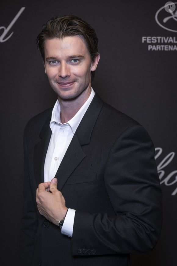 Patrick Schwarzenegger - Photocall du dîner "Chopard Universe 2025" à l'aéroport de Mandelieu lors du 78ème Festival International du Film de Cannes le 19 mars 2025. © Olivier Borde/Bestimage