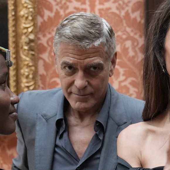 George Clooney était au palais de Buckingham ce mercredi

George Clooney et Amal Clooney lors de la réception en l'honneur des lauréats des King's Trust Awards au palais de Buckingham  Stefan Rousseau/WPA-Pool/Bestimage
