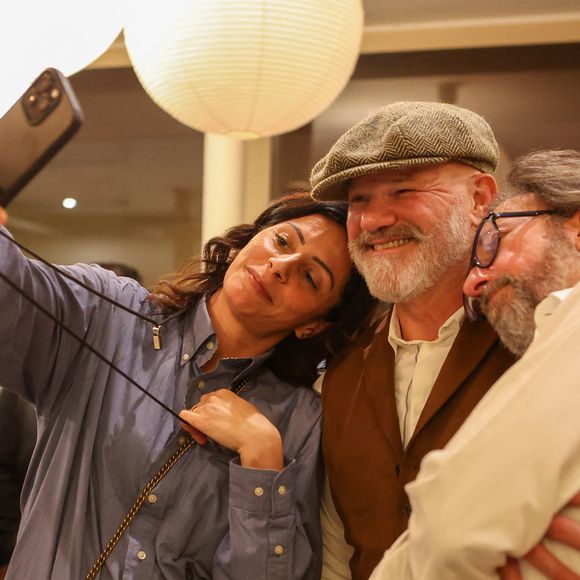 Jamila Bosquet, le chef Philippe Etchebest et Alex Jaffray - Le chef Philippe Etchebest ouvre son restaurant éphémère "Signature" du 9 au 30 octobre au 25 rue Sedaine à Paris dans le 11ème arrondissement le 8 octobre 2025. © Jean-Marc Lhomer/Bestimage