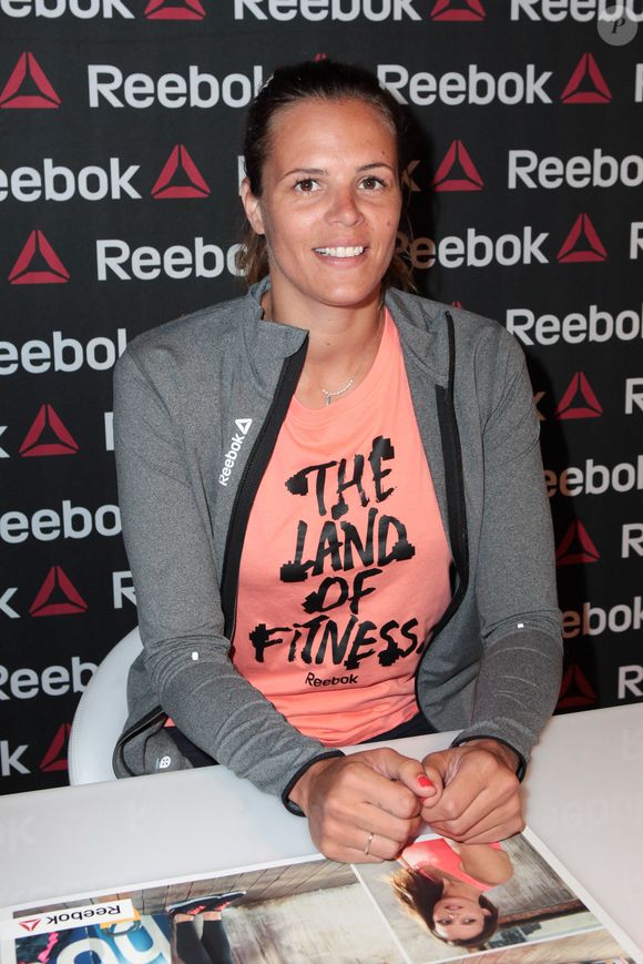 L’ex-nageuse a été victime de “revenge porn”, une pratique illégale et destructrice.

L'ambassadrice de l'équipe Reebok, Laure Manaudou, assiste à une séance de dédicaces pour le lancement de la campagne " Live with Fire " qui s'est tenue au magasin Intersport Rivoli à Paris, France, le 23 avril 2014. Photo par Audrey Poree/ABACAPRESS.COM
