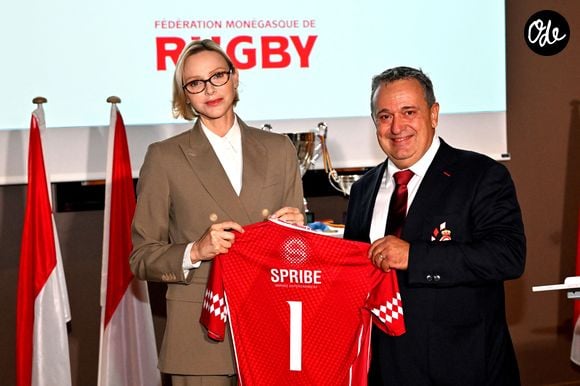 Thierry Danthez, la princesse Charlène de Monaco - La princesse Charlène de Monaco assiste à la présentation de la saison 2026-2027 et des grandes échéances futures de la Fédération Monégasque de Rugby au Monte Carlo Bay, à Monaco, le 7 octobre 2026. © Bruno Bebert / Bestimage