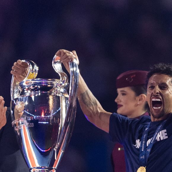 Nasser al-Khelaïfi (président du PSG), Marquinhos - Les joueurs du PSG célèbrent leur titre de Champion d'Europe au Parc Des Princes à Paris, le 1er juin 2025.
© Cyril Moreau/Bestimage