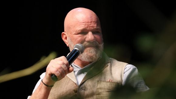 Philippe Etchebest perd ses moyens en évoquant l'adoption de son fils Louis-Oscar à 9000km de la France