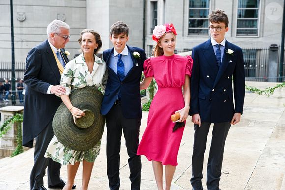 Le prince Laurent, la princesse Claire, leurs enfants Aymeric, Nicolas et Louise - Mariage de la princesse Maria Laura de Belgique et William Isvy à Bruxelles le 10 septembre 2022.

© Frédéric Andrieu / Bestimage