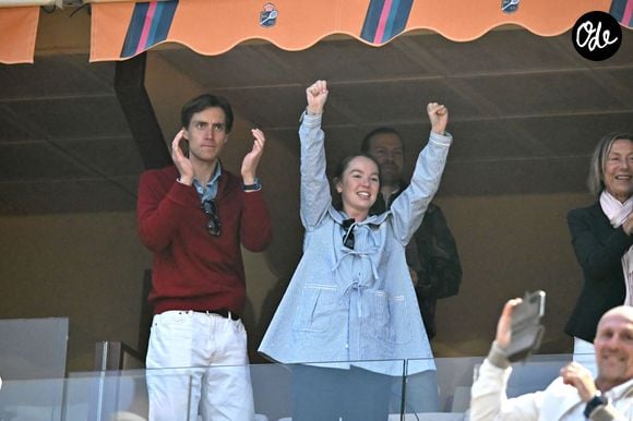 Ben poursuit des études de gestion d'entreprise au King's College de Londres, sans jamais délaisser sa passion pour la musique.

La princesse Alexandra de Hanovre et son fiancé Ben-Sylvester Strautmann durant la sixième journée du Rolex Monte-Carlo Masters au Monte-Carlo Country Club de Monaco, à Roquebrune-Cap-Martin, le 10 avril 2026. Ils ont assisté à la victoire du monégasque Valentin Vacherot qui a battu Alex De Minaur en 3 sets (6-4, 3-6, 6-3). © Bruno Bebert / Bestimage