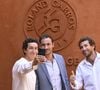 C'est un vrai papa poule, selon ses dires !
Louis Kretz,Valentin Kretz et Martin Kretz - La famille Kretz en tournage au village lors des Internationaux de France de tennis de Roland Garros 2024, à Paris, France, le 1er juin 2024. © Chryslene Caillaud/Panoramic/Bestimage