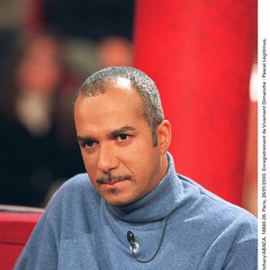 Il dit avoir connu « le Paris normal » et estime qu’aujourd’hui la ville est « devenue inhumaine ».

Paris, 26/01/2000. Enregistrement de "Vivement Dimanche" © Jean-Jacques Datchary/ABACA.