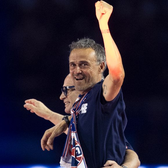 Luís Campos, Luis Enrique - Les joueurs du PSG célèbrent leur titre de Champion d'Europe au Parc Des Princes à Paris, le 1er juin 2025.
© Cyril Moreau/Bestimage