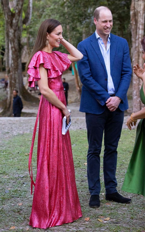 Le prince William et Catherine (Kate) Middleton arrivant pour une réception spéciale dans les ruines mayas de Cahal Pech à San Ignacio, Belize, organisée par Froyla Tzalam, le gouverneur général du Belize, à l'occasion du jubilé de platine de la reine, au cours de la troisième journée de leur tournée de les Caraïbes. Belize, le 21 mars 2022.
©Backgrid UK/ Bestimage